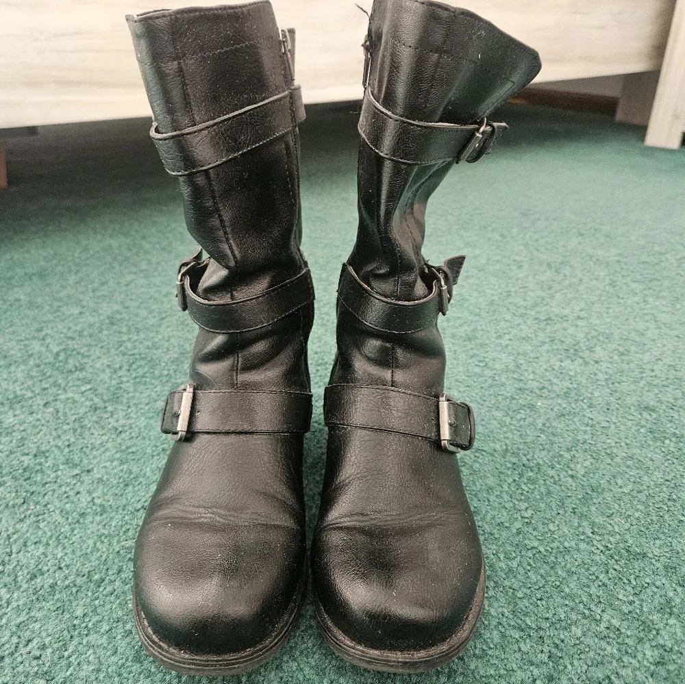 Sonoma 8 Black Leather Buckle Boots - Picture 4 of 6